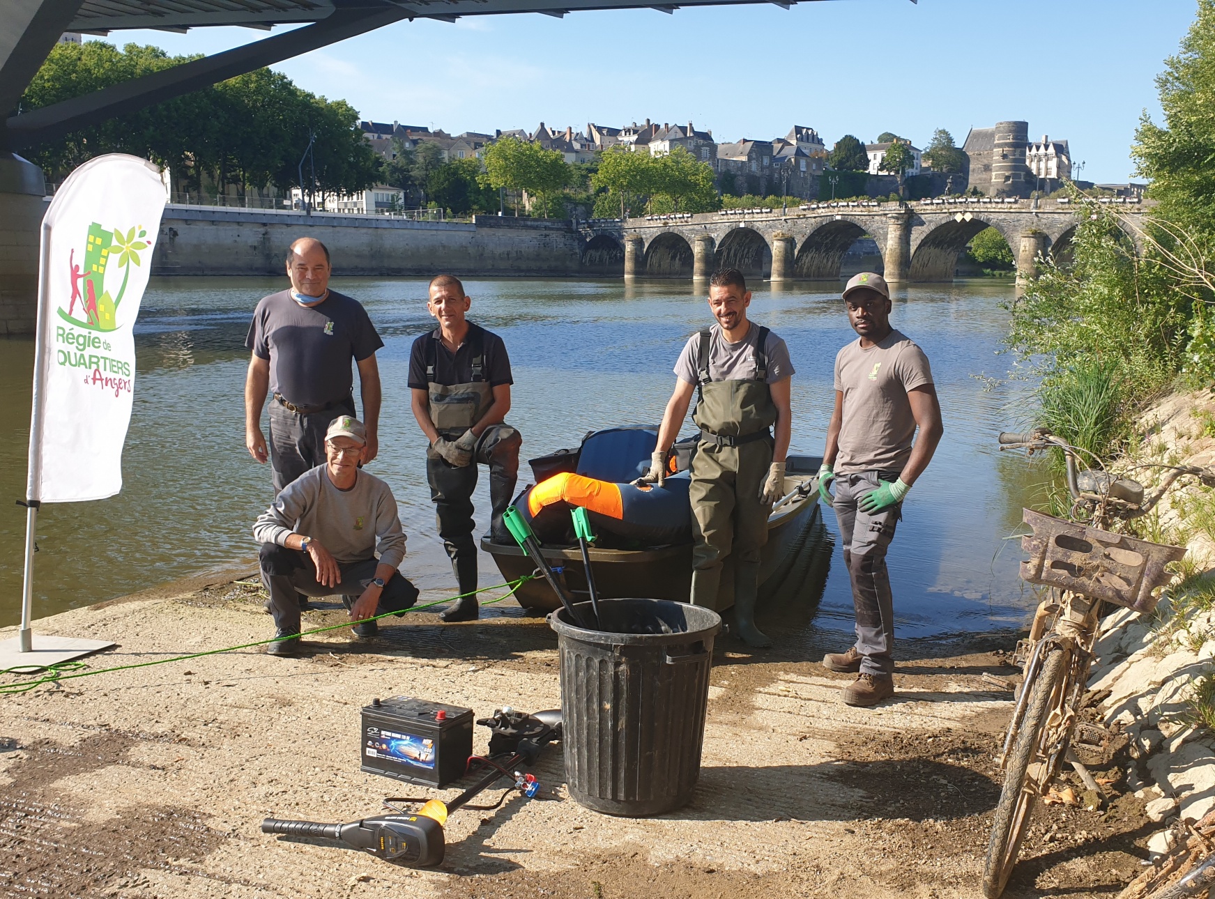 1ère Mise à l’eau du bateau de la Régie de Quartiers d’Angers